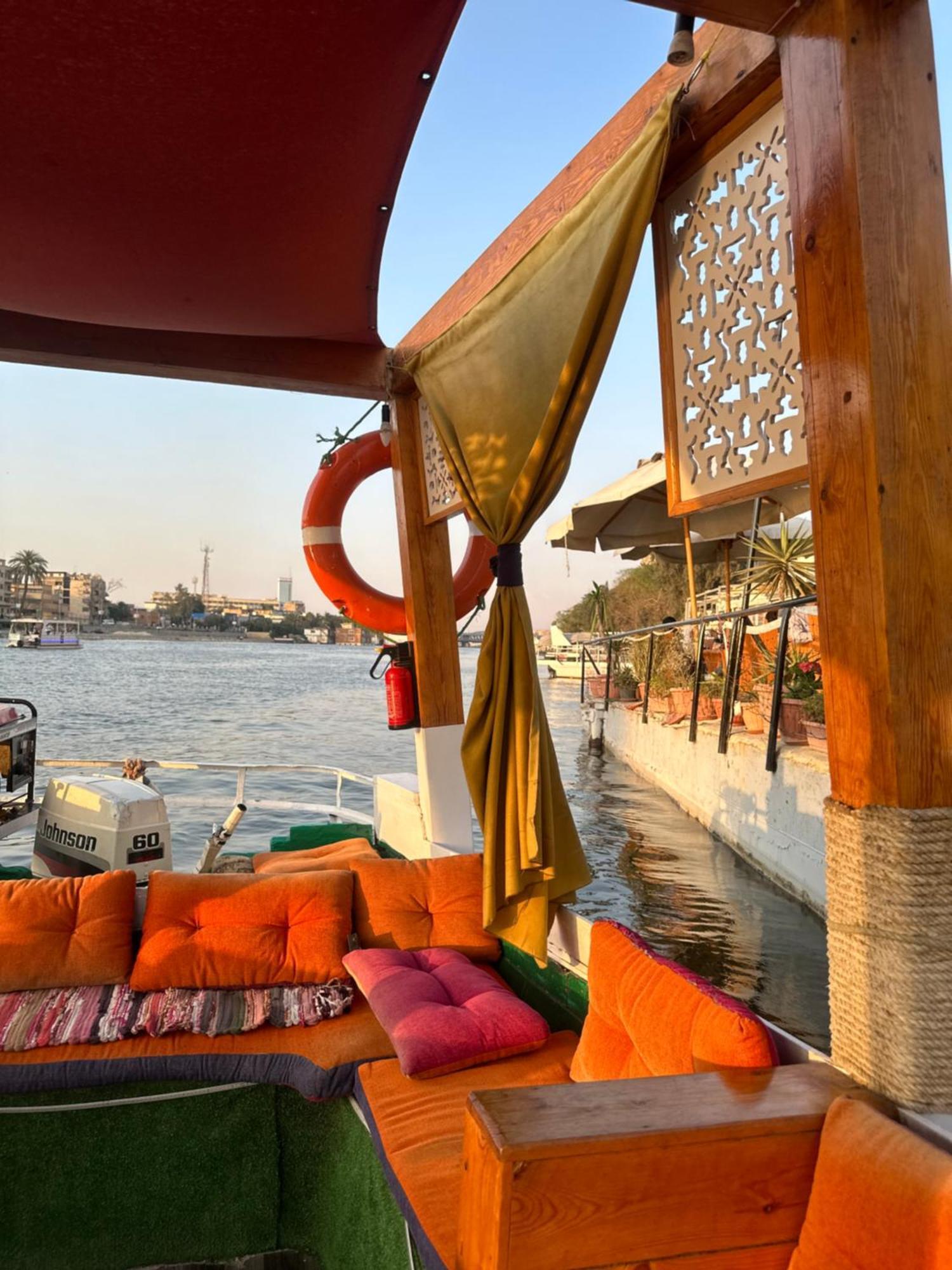 Modern 1-Bedroom Apartment In Zamalek Visits Allowed Cairo Ngoại thất bức ảnh