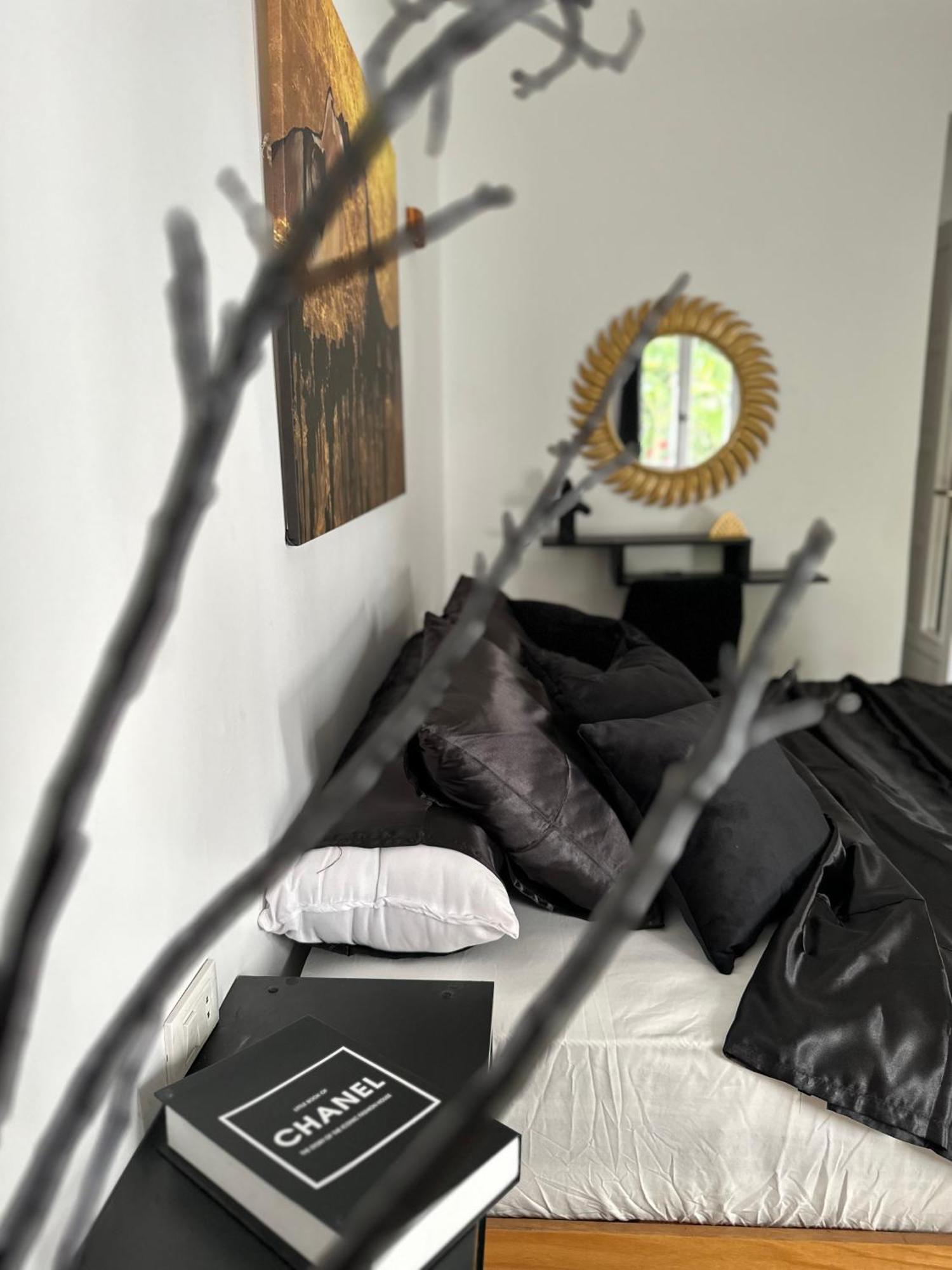 Modern 1-Bedroom Apartment In Zamalek Visits Allowed Cairo Ngoại thất bức ảnh