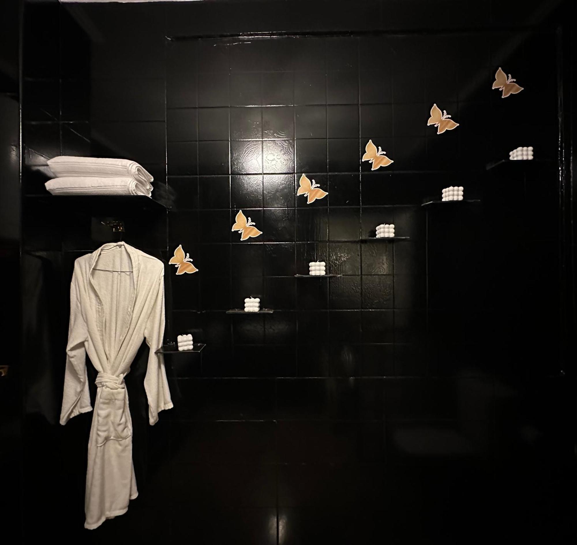 Modern 1-Bedroom Apartment In Zamalek Visits Allowed Cairo Ngoại thất bức ảnh