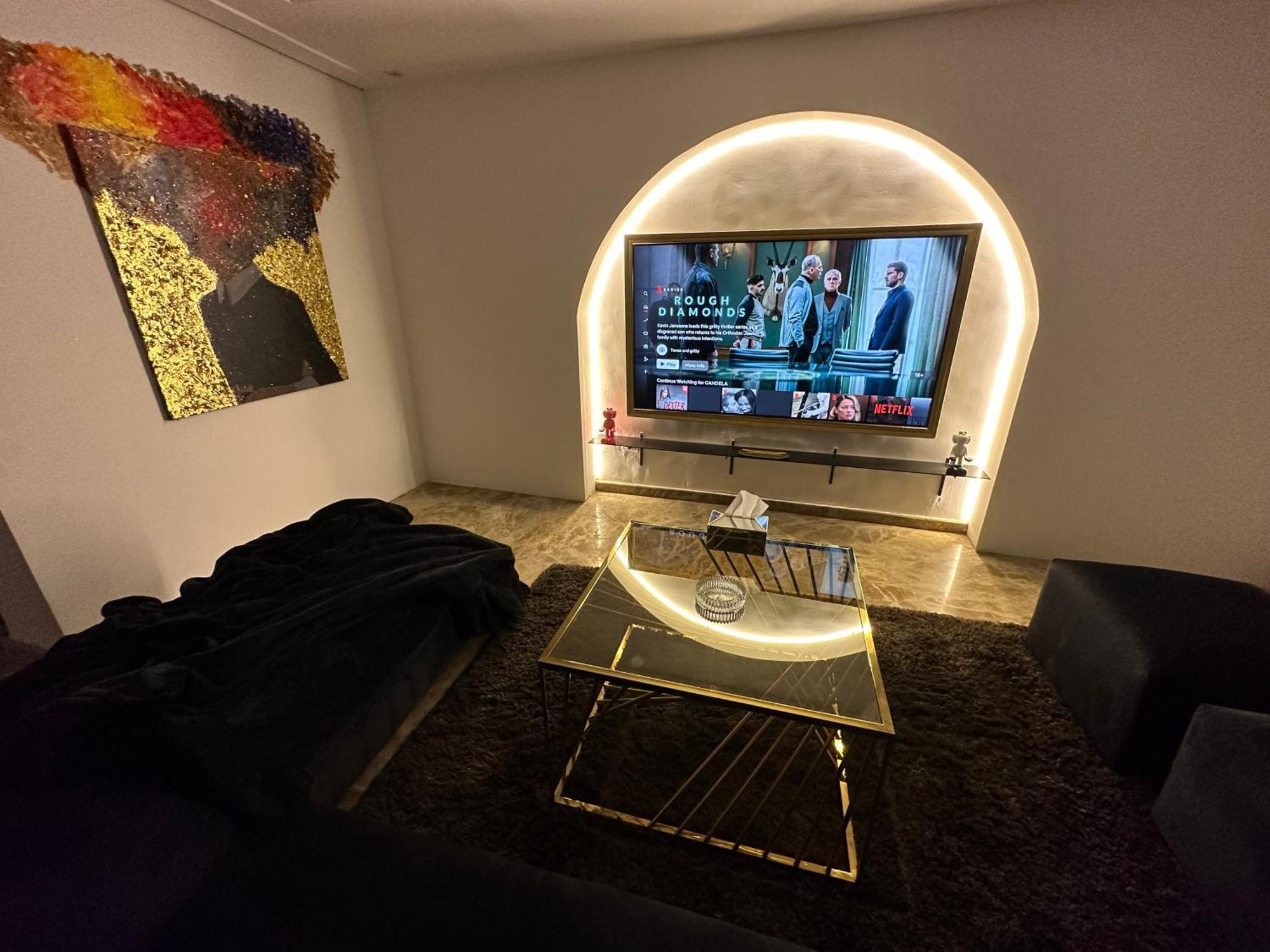 Modern 1-Bedroom Apartment In Zamalek Visits Allowed Cairo Ngoại thất bức ảnh